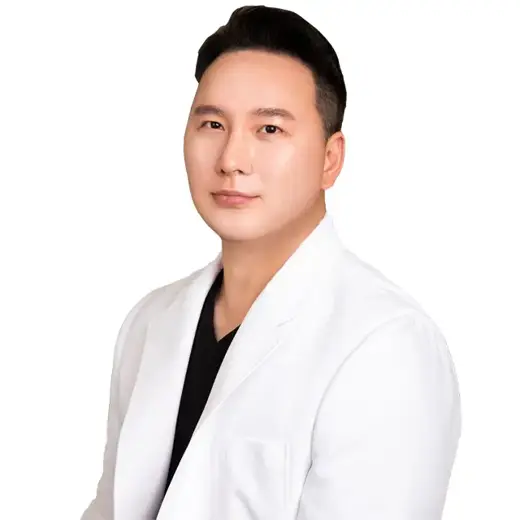 Chris Gunwoo Kim 医師の公式プロフィール写真