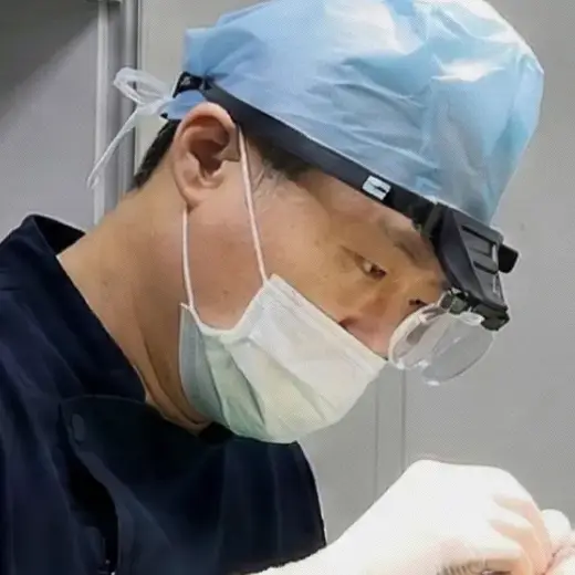 Yung Kim 医師の公式プロフィール写真