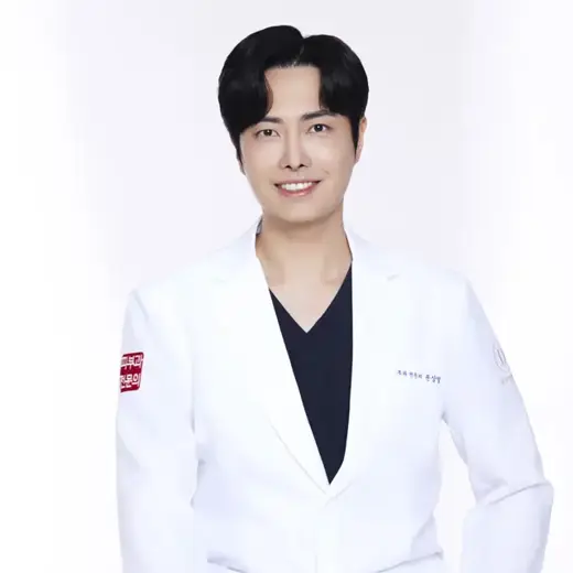 Yun Sang Youl 医師の公式プロフィール写真