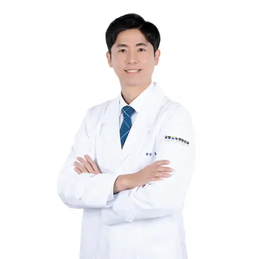 Shinyoung Hwang 医師の公式プロフィール写真