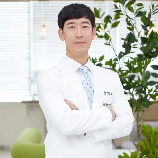 Hee-jung Kim 医師の公式プロフィール写真