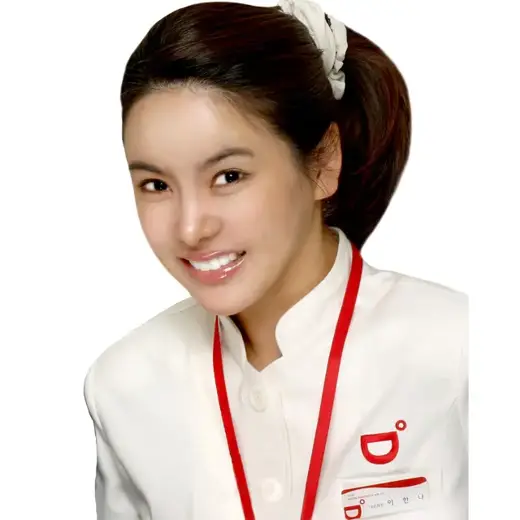 Hanna Lee 歯科医師の公式プロフィール写真