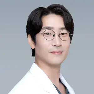 Young Jae Lee 医師の公式プロフィール写真